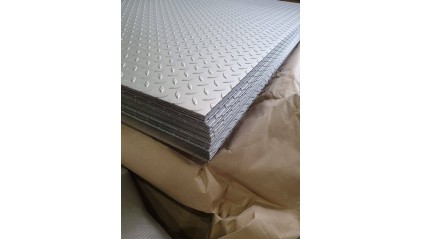 лист нержавеющий рифленый чечевица 1 мм 08Х17Т купить в Нижнем Новгороде